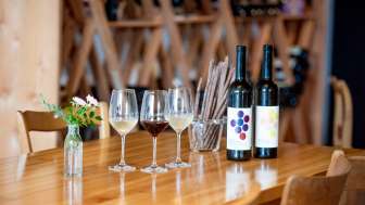 Leibach wine - tasting in the wine atelier Leibach wine - tasting in the wine atelier